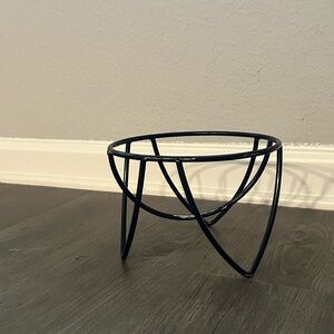 Black Metal plant stand